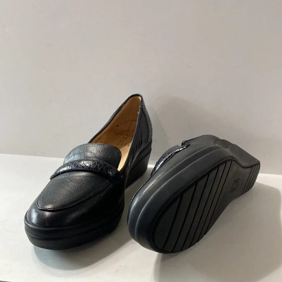 Naturalizer Black Samara Preppy Comfort Slip On Minimalist Loafer Size 8 Wide - Picture 9 of 12